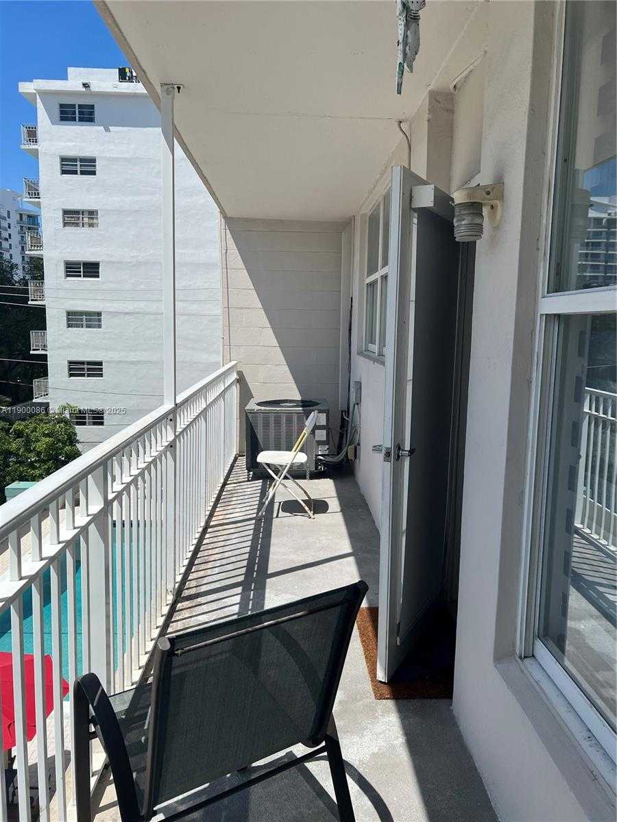 Small Image of 1300 LINCOLN RD #C403, Miami Beach Number 22