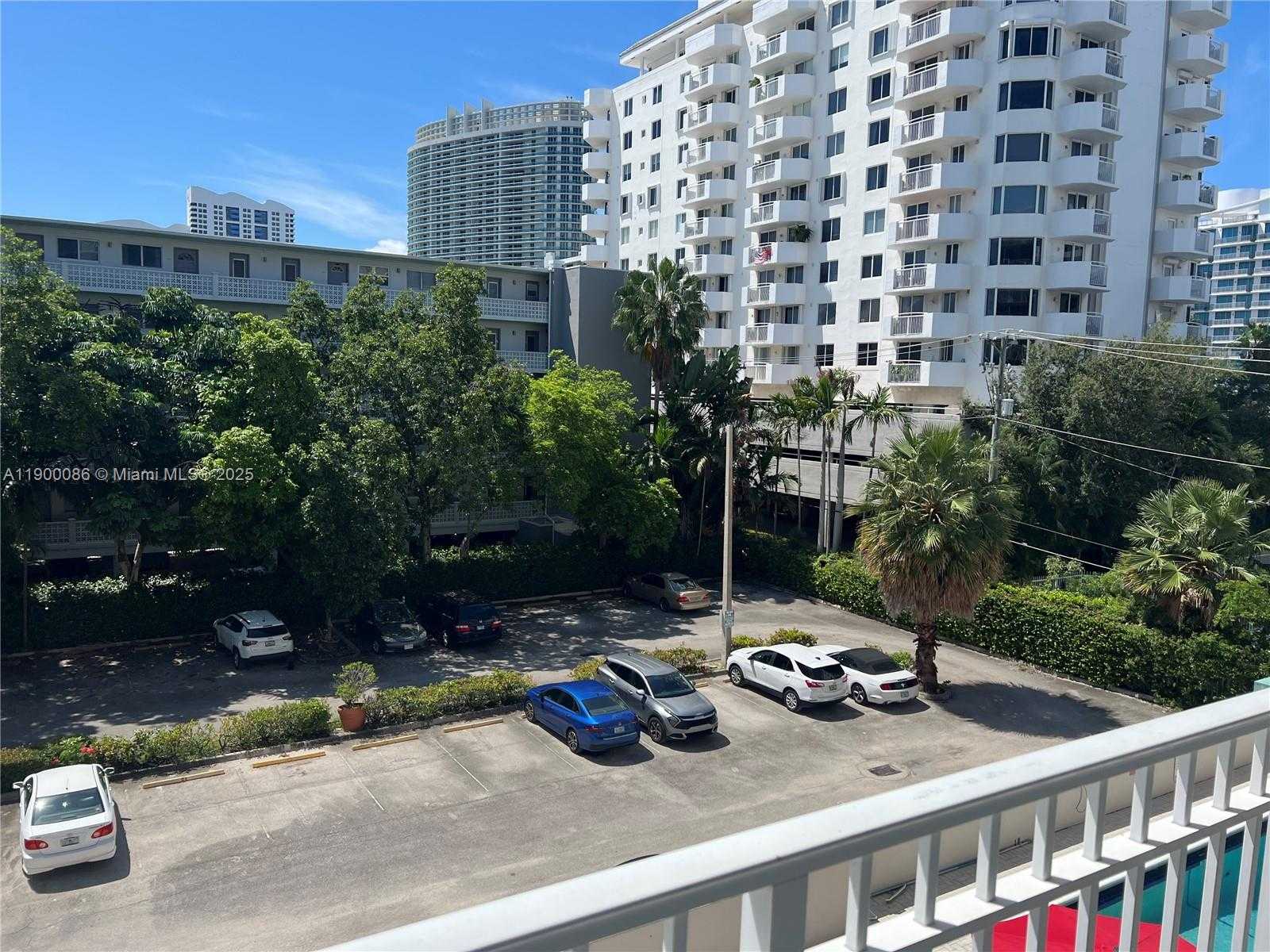 Small Image of 1300 LINCOLN RD #C403, Miami Beach Number 23