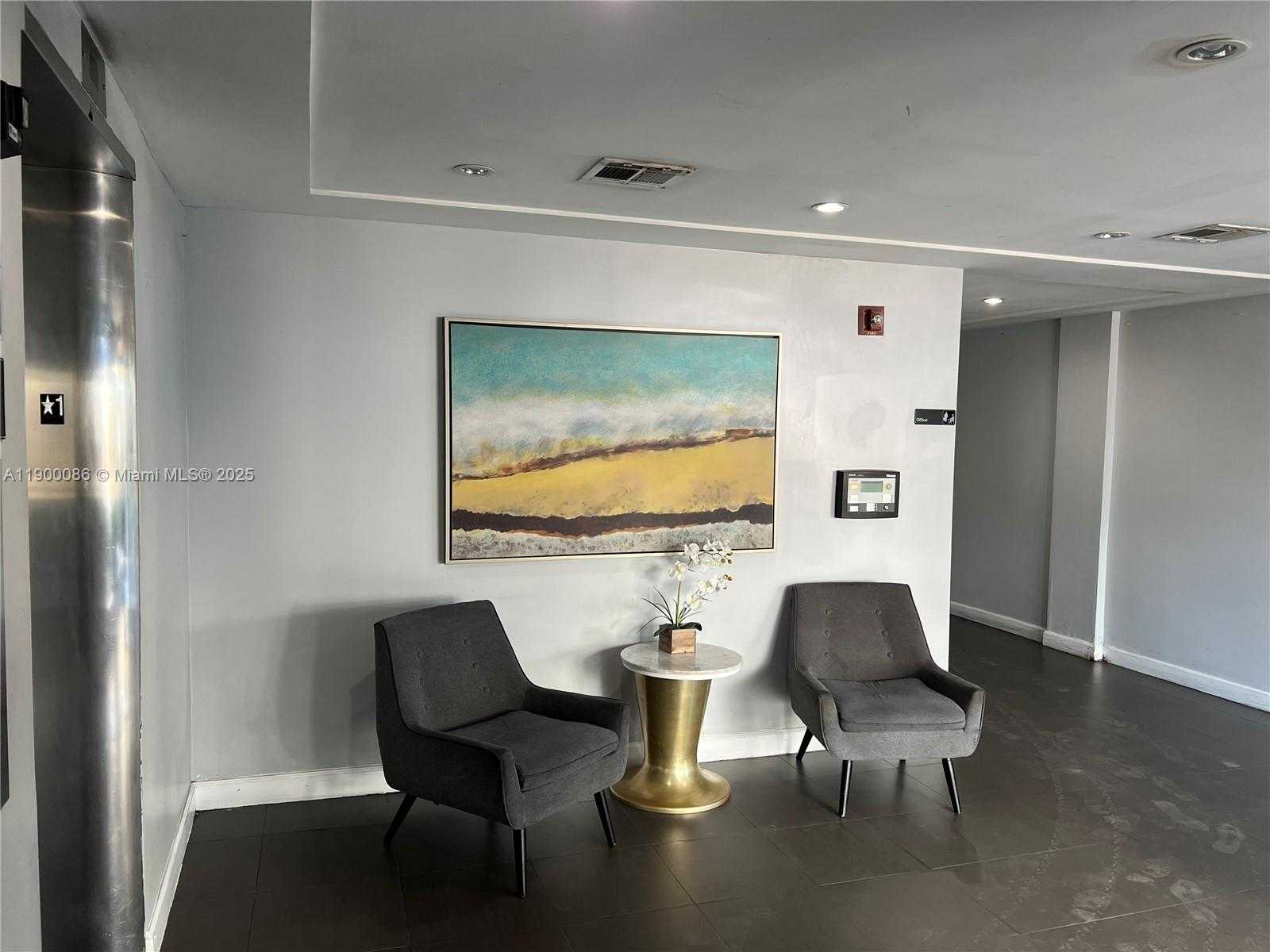 Small Image of 1300 LINCOLN RD #C403, Miami Beach Number 3