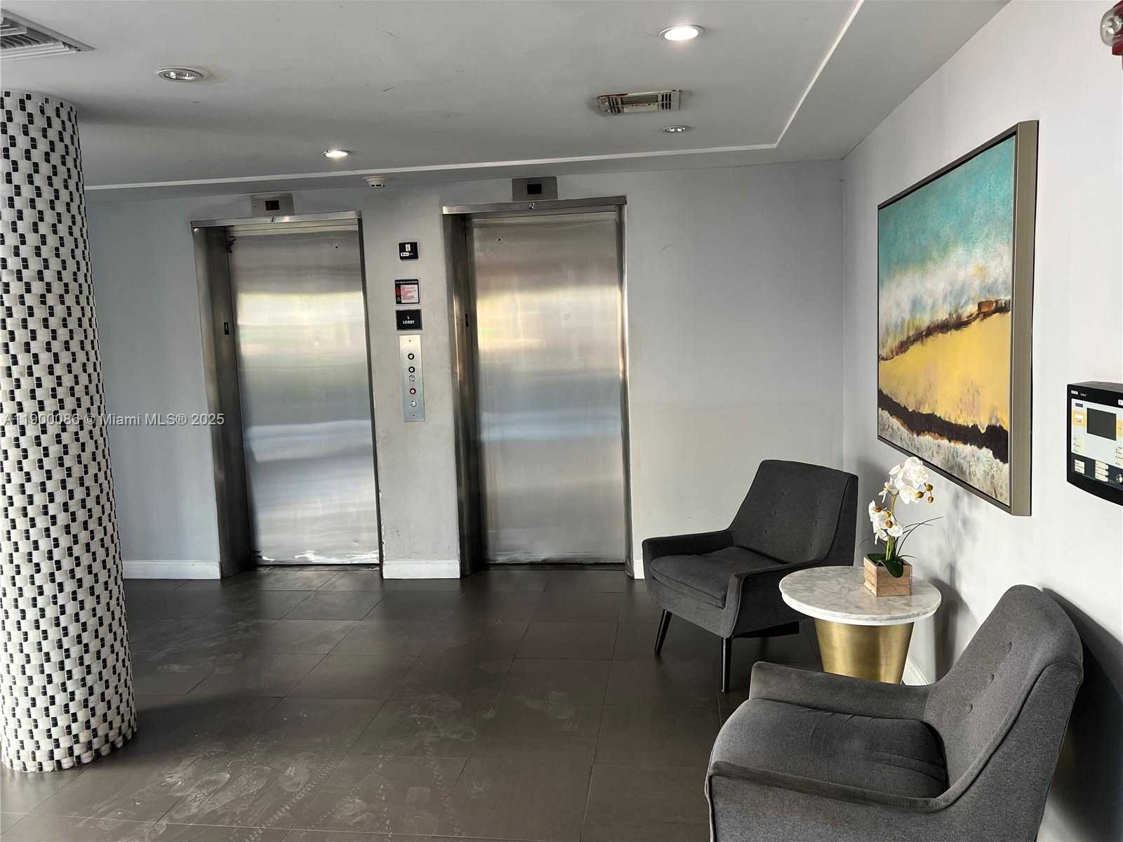 Small Image of 1300 LINCOLN RD #C403, Miami Beach Number 5