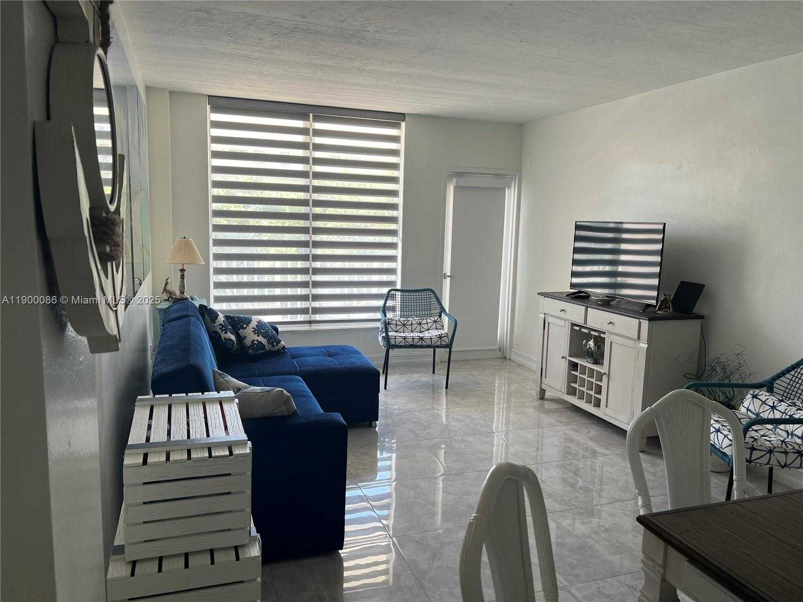 Small Image of 1300 LINCOLN RD #C403, Miami Beach Number 8