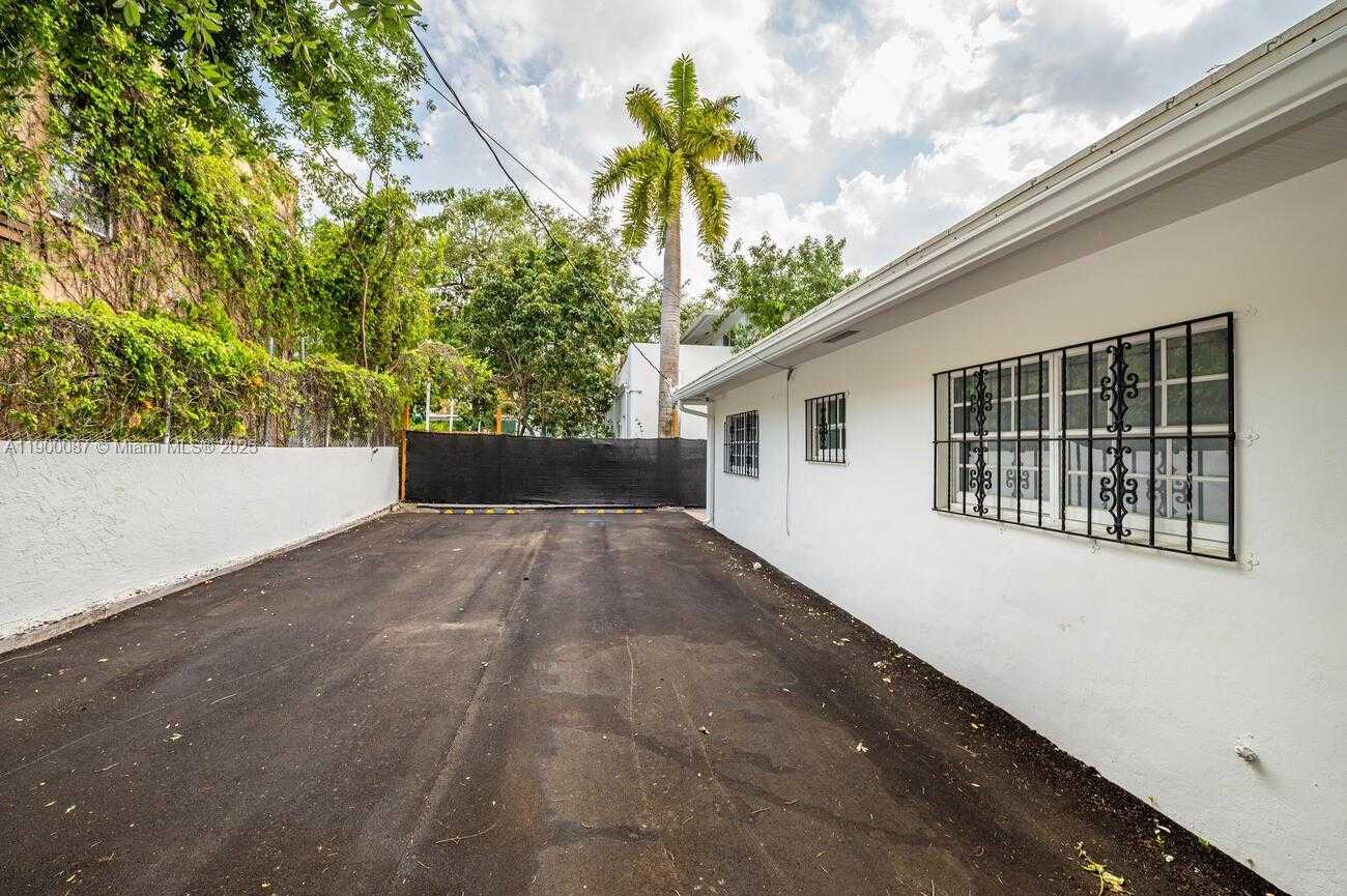 Small Image of 510 NORTH EAST 66TH ST #1, Miami Number 33