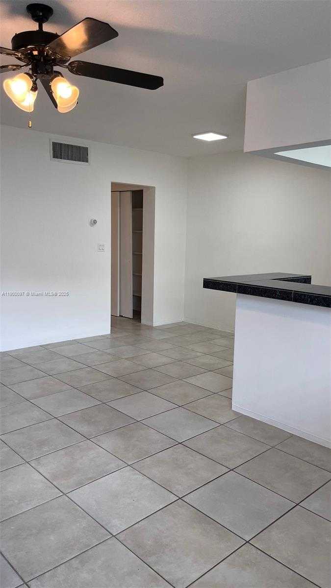 Small Image of 2219 POLK ST #8A, Hollywood Number 3