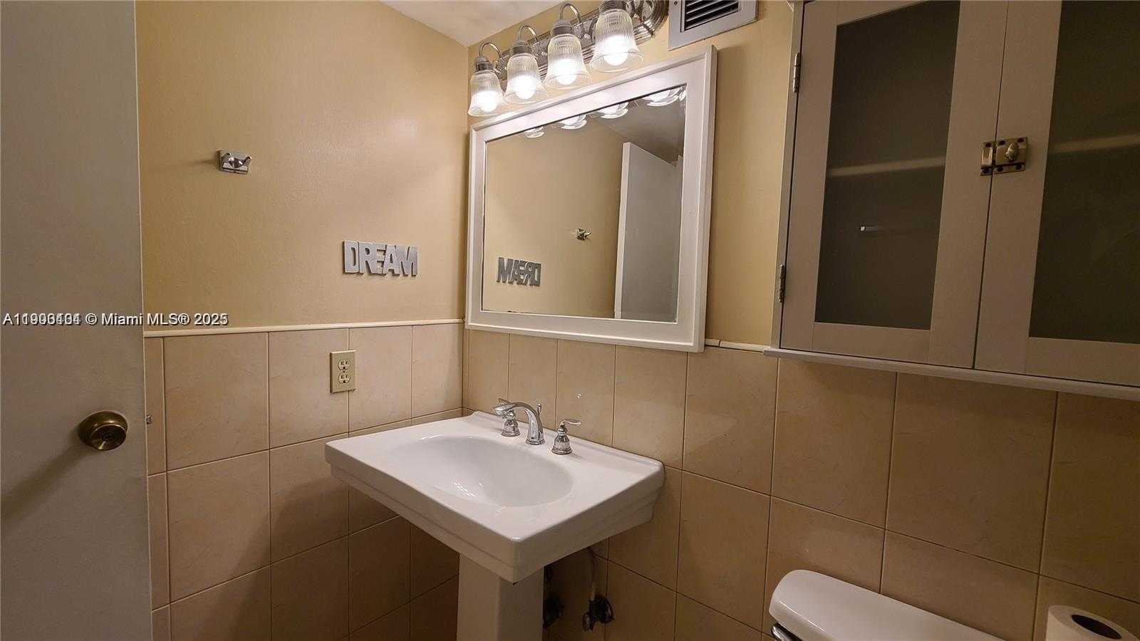 Small Image of 851 THREE ISLANDS BLVD #117, Hallandale Beach Number 5