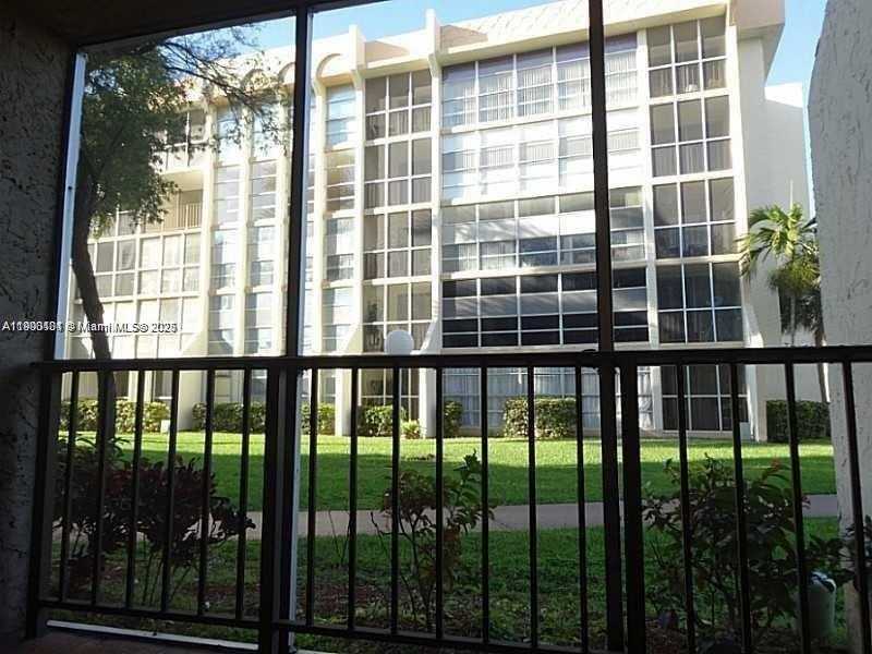 Small Image of 851 THREE ISLANDS BLVD #117, Hallandale Beach Number 9