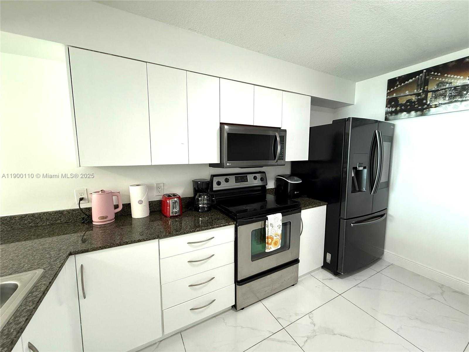 Small Image of 1200 BRICKELL BAY DR #3915, Miami Number 12