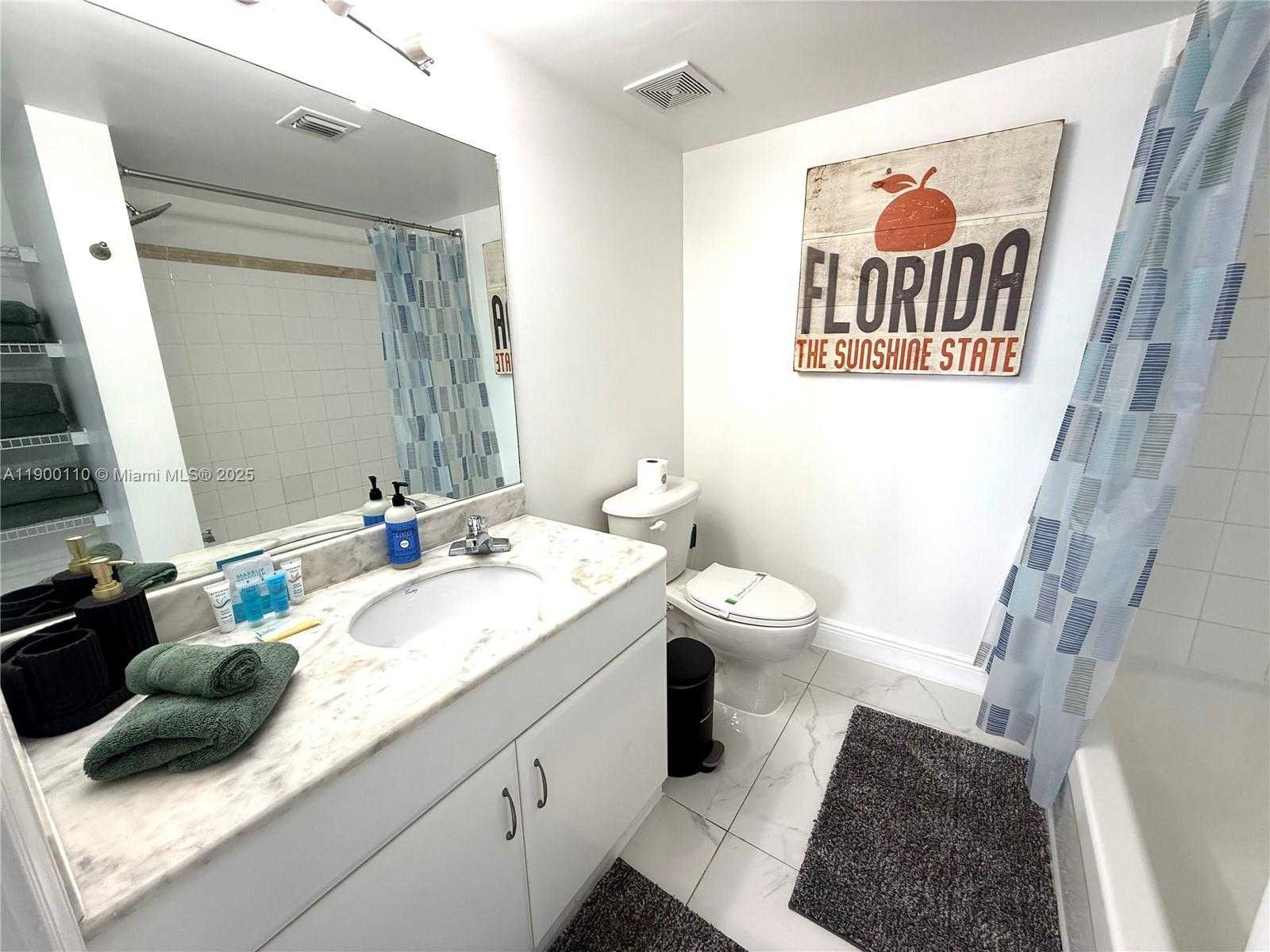 Small Image of 1200 BRICKELL BAY DR #3915, Miami Number 17