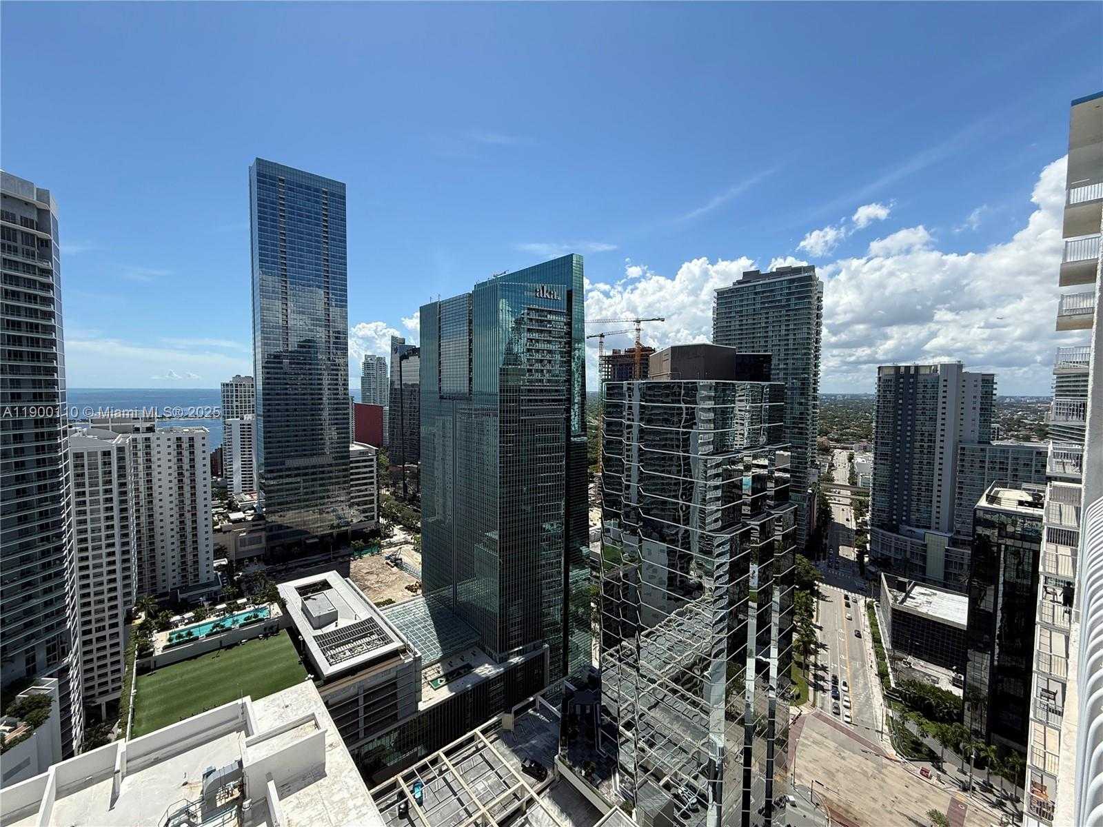 Small Image of 1200 BRICKELL BAY DR #3915, Miami Number 3