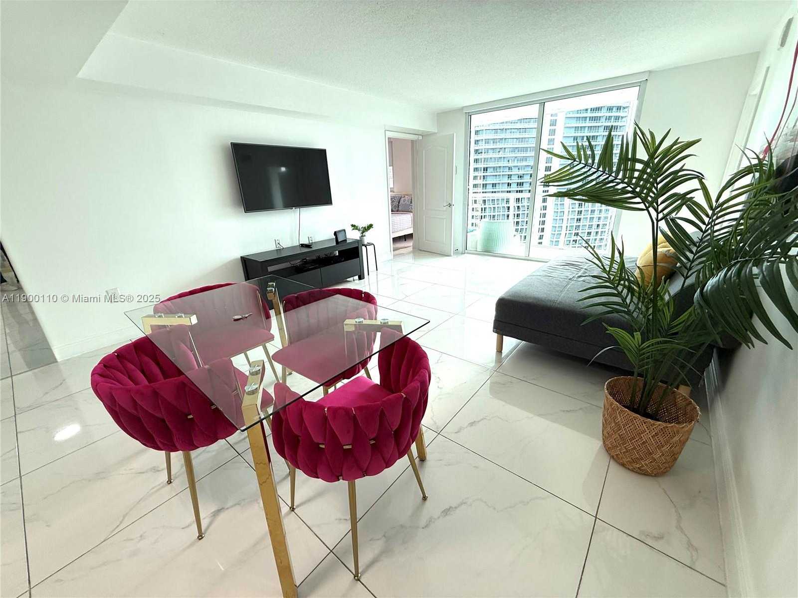 Small Image of 1200 BRICKELL BAY DR #3915, Miami Number 44