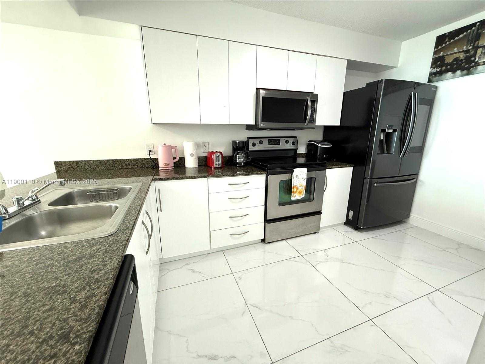 Small Image of 1200 BRICKELL BAY DR #3915, Miami Number 46