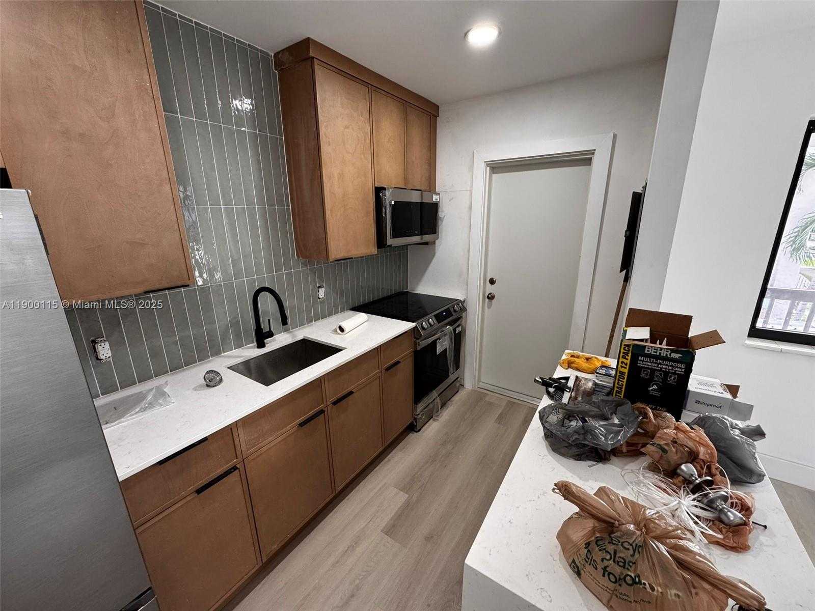 Small Image of 115 SALAMANCA AVE #5, Coral Gables Number 5