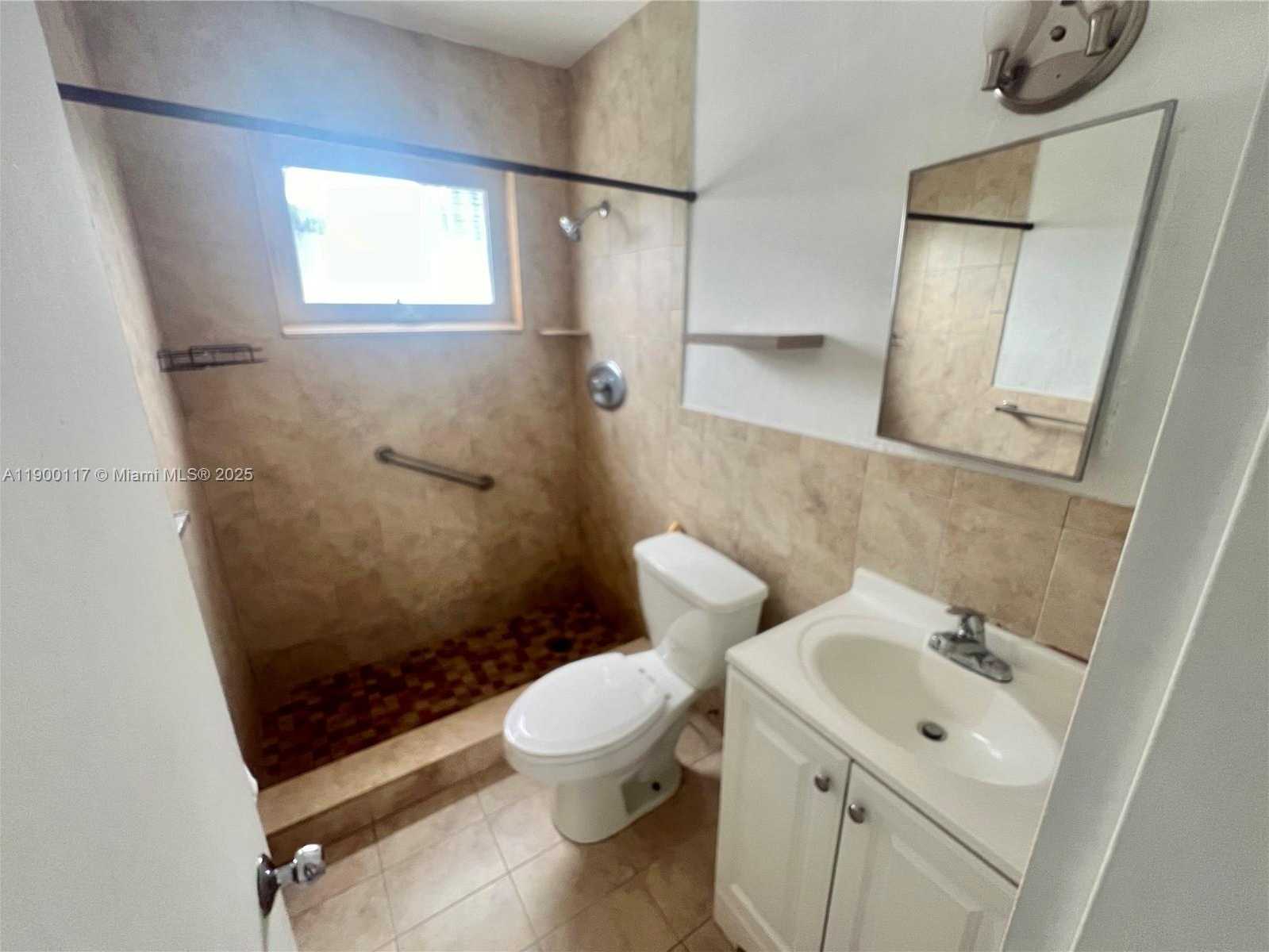 Small Image of 158 OCEAN DR #406, Miami Beach Number 7