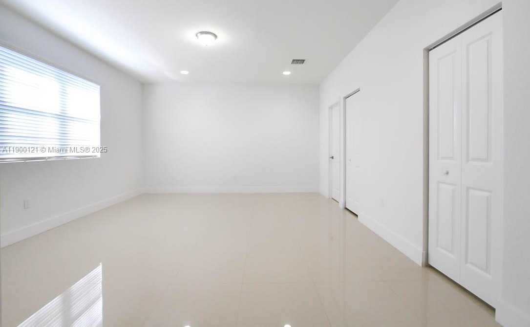 Small Image of 15604 SOUTH WEST 10TH LN, Miami Number 13