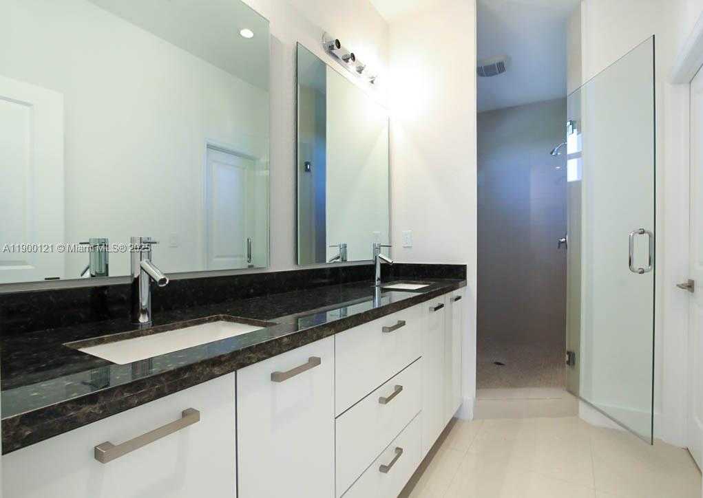 Small Image of 15604 SOUTH WEST 10TH LN, Miami Number 15