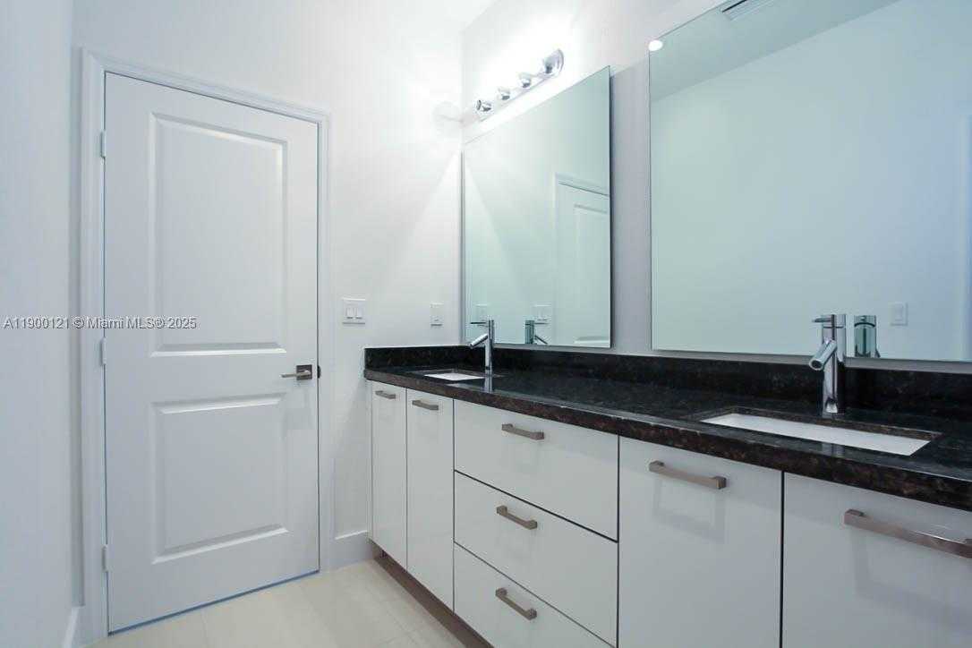 Small Image of 15604 SOUTH WEST 10TH LN, Miami Number 16