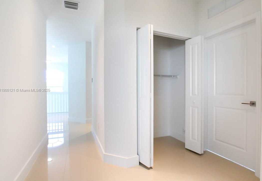 Small Image of 15604 SOUTH WEST 10TH LN, Miami Number 17