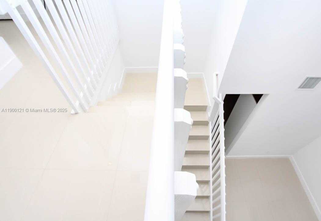 Small Image of 15604 SOUTH WEST 10TH LN, Miami Number 18