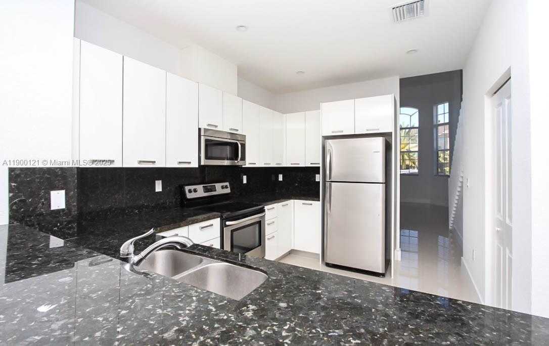 Small Image of 15604 SOUTH WEST 10TH LN, Miami Number 21