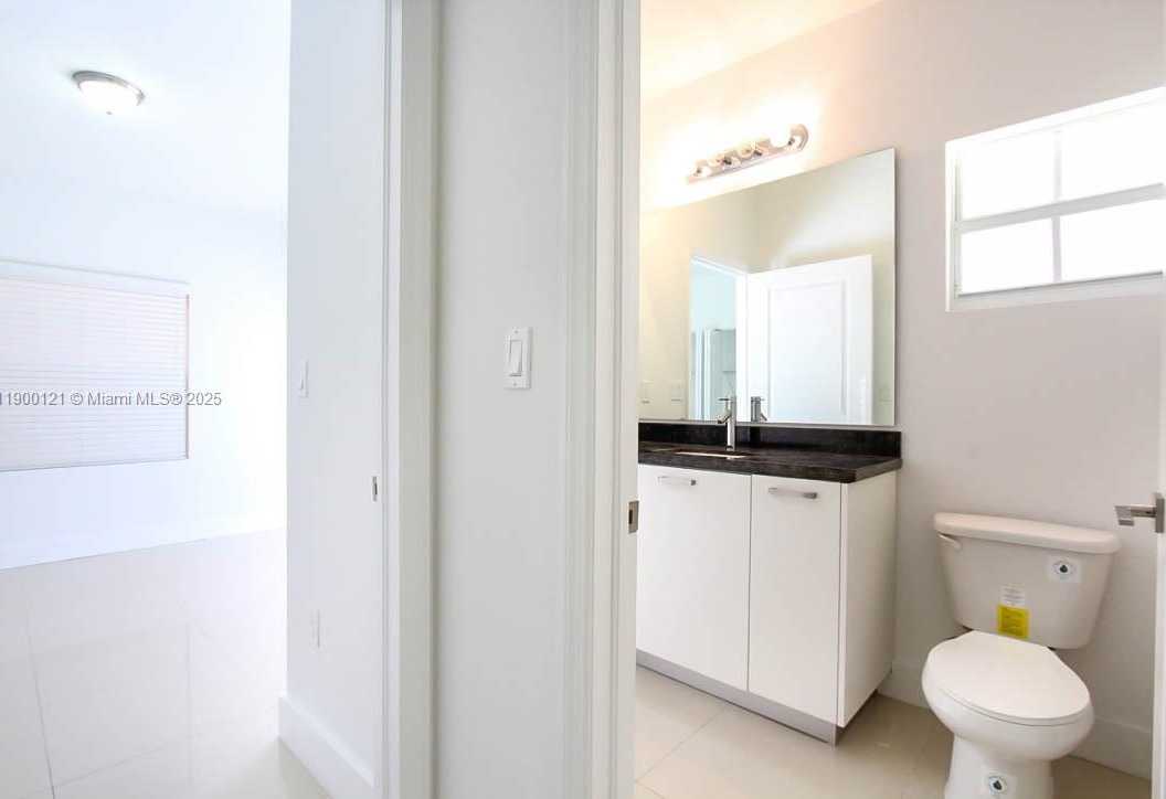 Small Image of 15604 SOUTH WEST 10TH LN, Miami Number 26