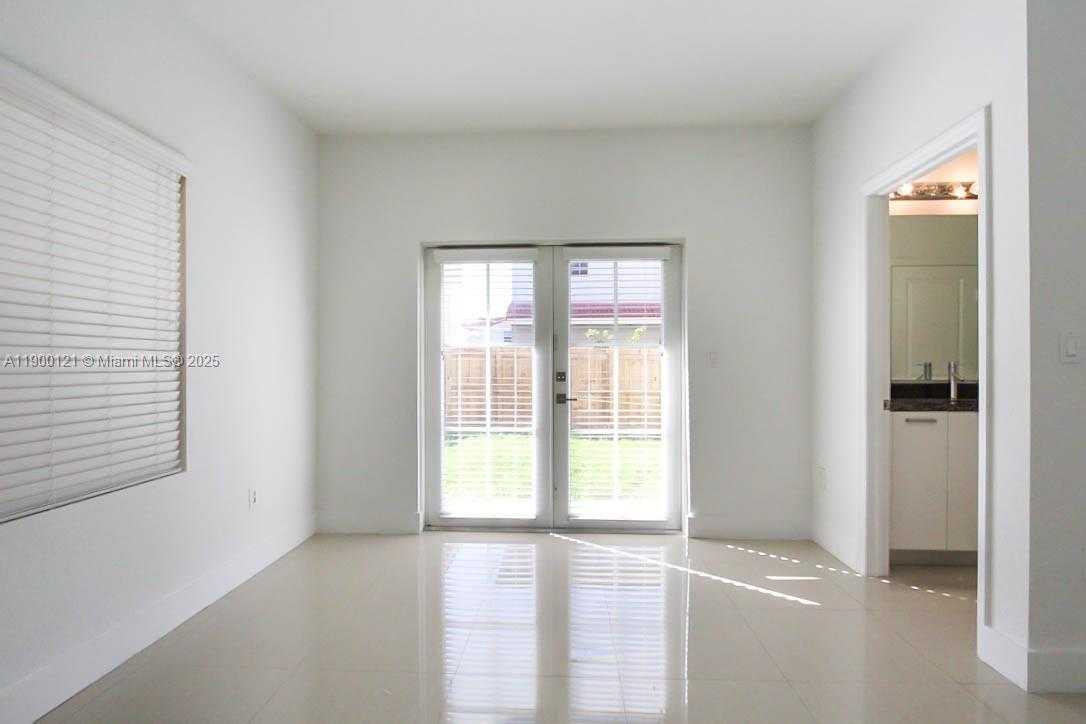 Small Image of 15604 SOUTH WEST 10TH LN, Miami Number 29