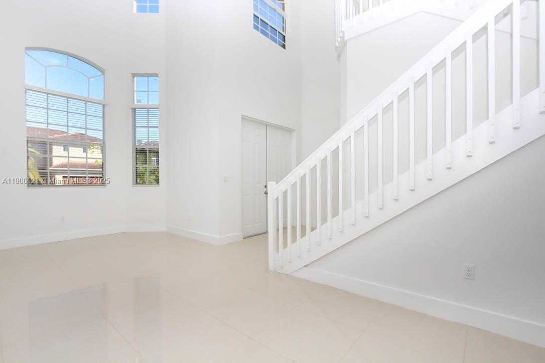 Small Image of 15604 SOUTH WEST 10TH LN, Miami Number 3