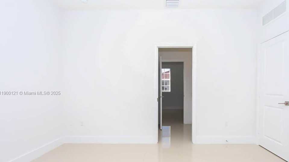 Small Image of 15604 SOUTH WEST 10TH LN, Miami Number 5