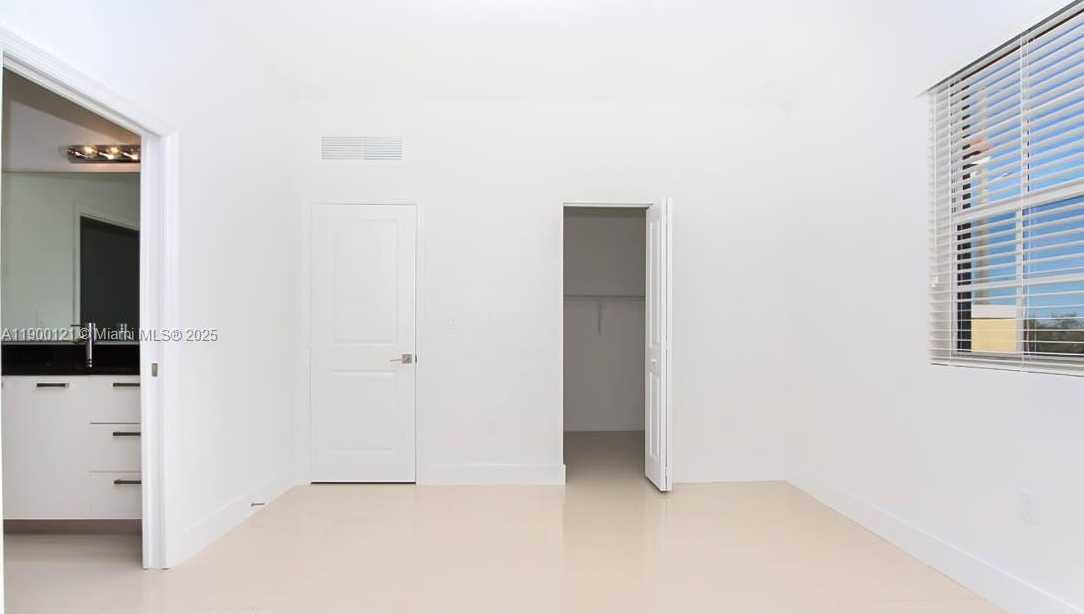 Small Image of 15604 SOUTH WEST 10TH LN, Miami Number 6