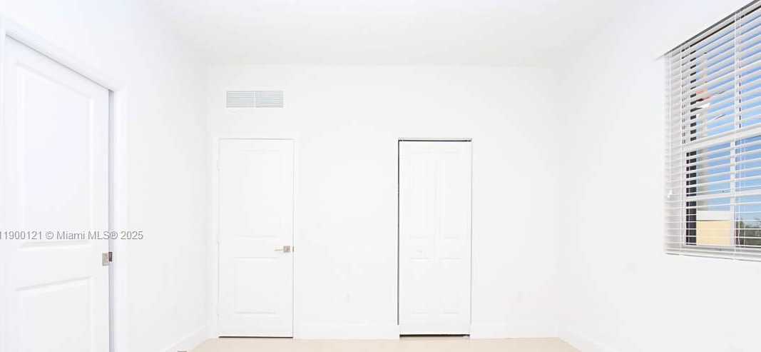 Small Image of 15604 SOUTH WEST 10TH LN, Miami Number 7