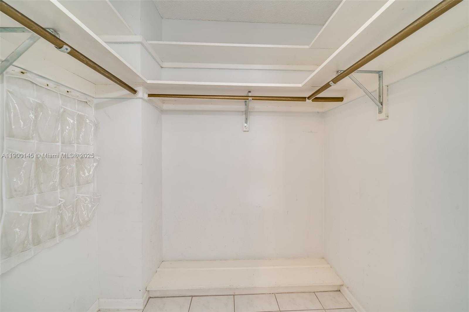 Small Image of 950 HILLCREST DR #401, Hollywood Number 19