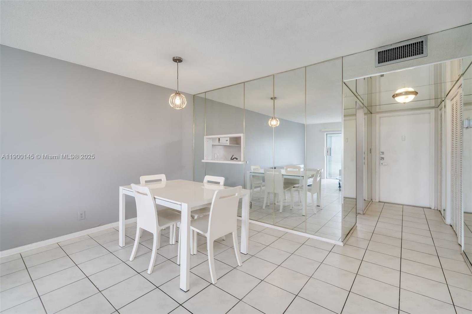 Small Image of 950 HILLCREST DR #401, Hollywood Number 21