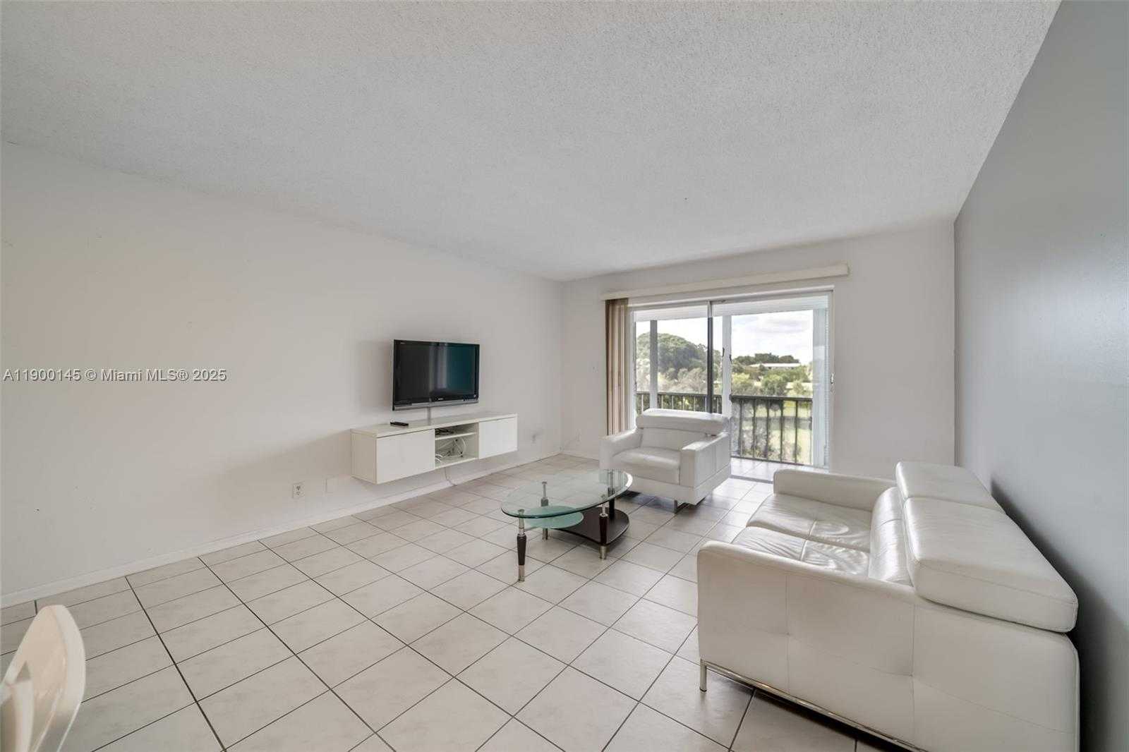 Small Image of 950 HILLCREST DR #401, Hollywood Number 23