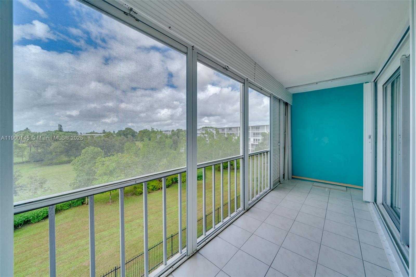 Small Image of 950 HILLCREST DR #401, Hollywood Number 32