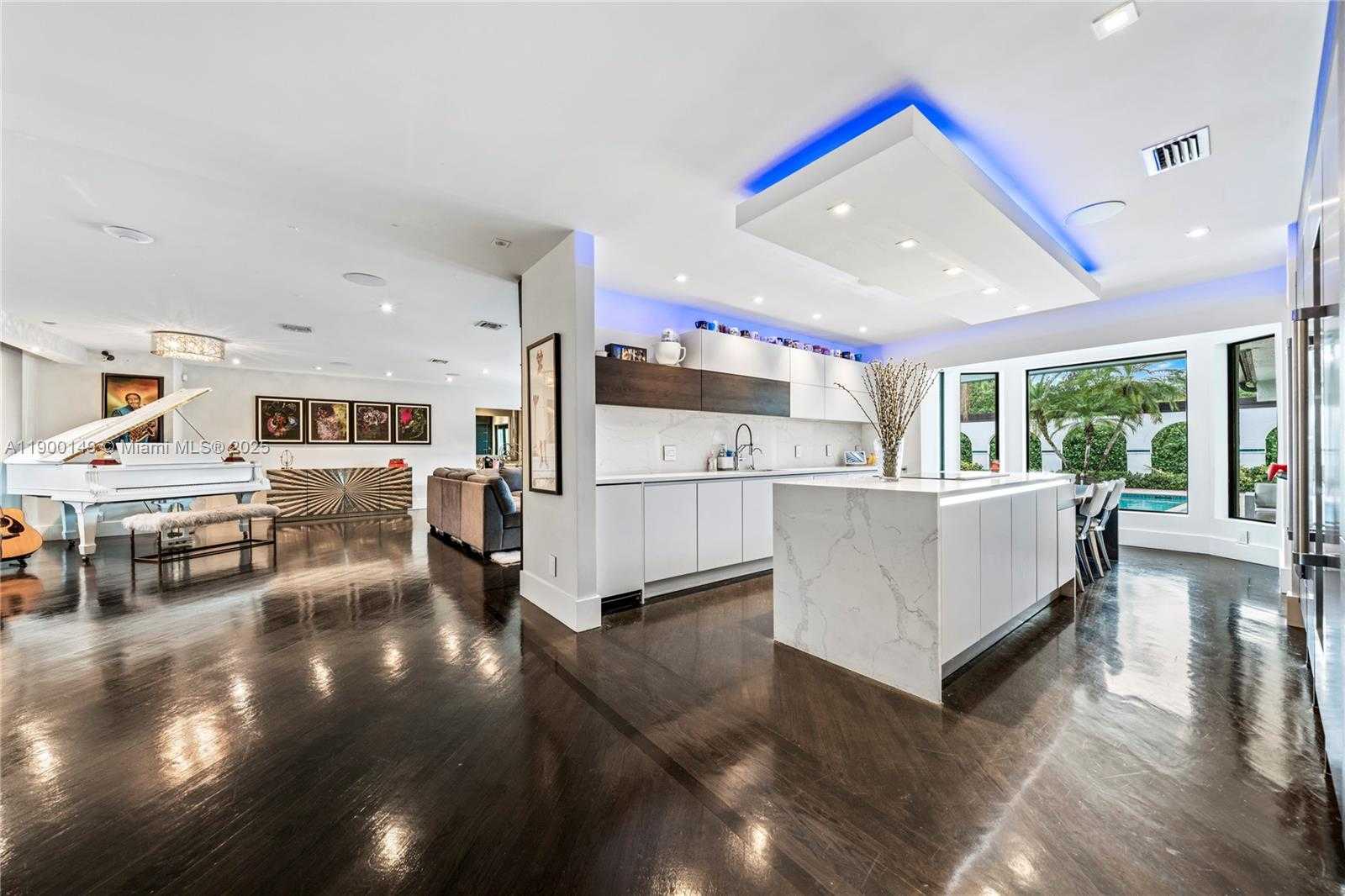 Small Image of 5820 PALM TREE RD, Plantation Number 3
