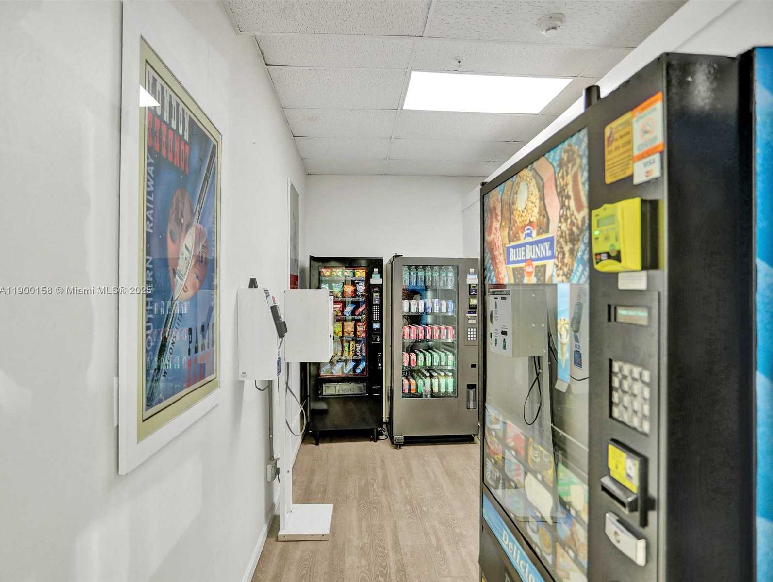 Small Image of 10350 WEST BAY HARBOR DR #PHN, Bay Harbor Islands Number 24