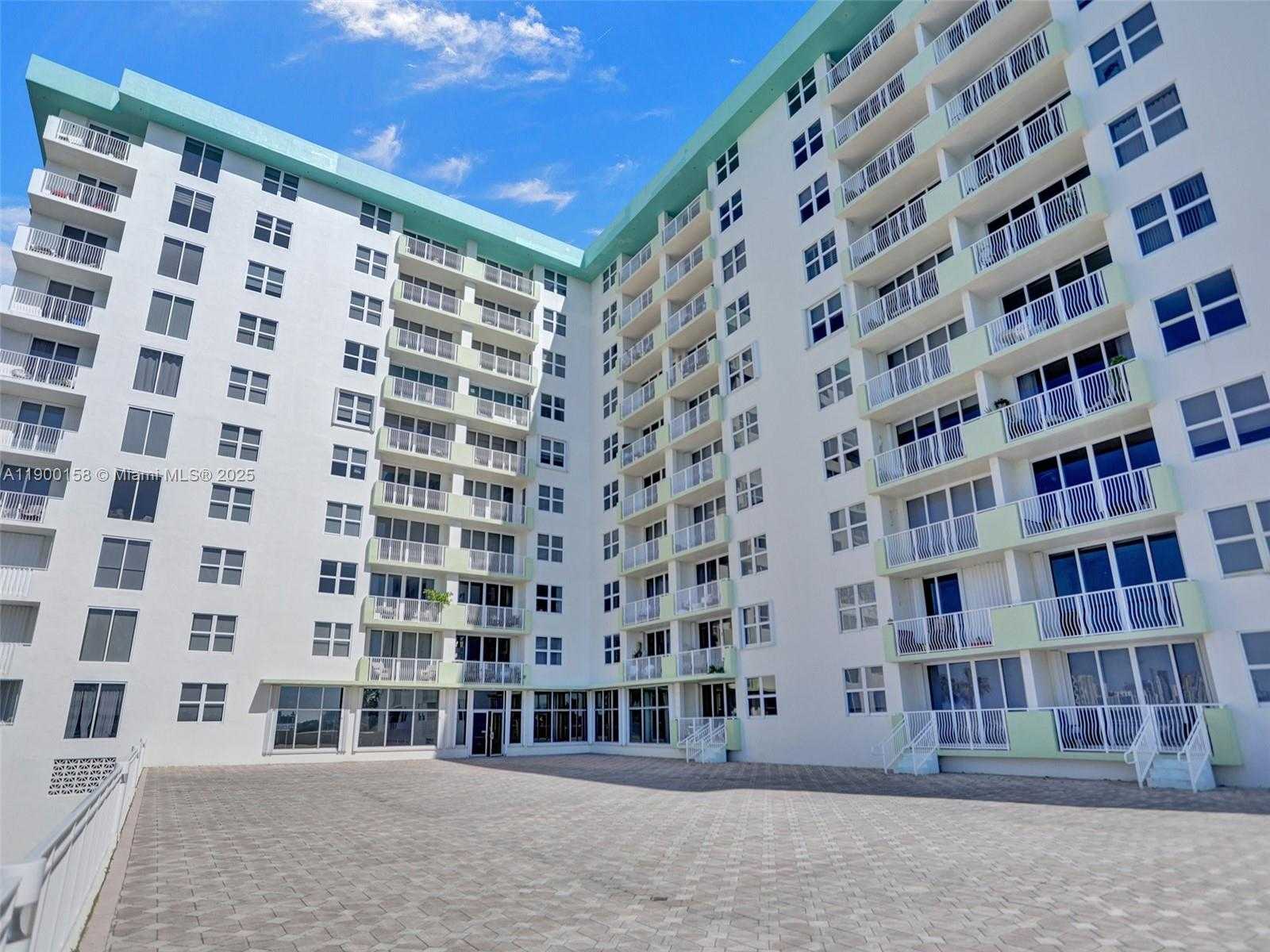 Small Image of 10350 WEST BAY HARBOR DR #PHN, Bay Harbor Islands Number 37