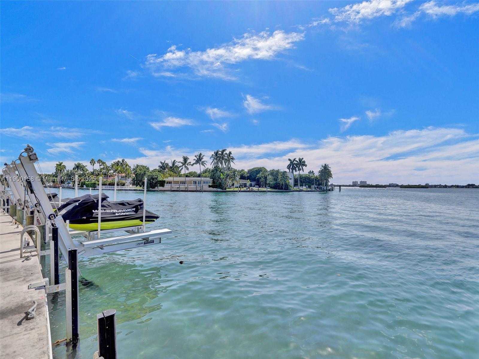 Small Image of 10350 WEST BAY HARBOR DR #PHN, Bay Harbor Islands Number 47