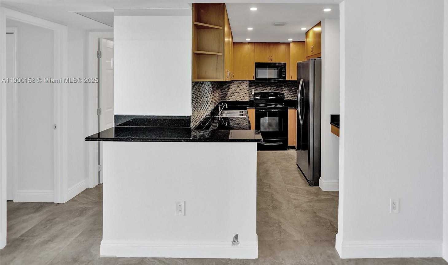 Small Image of 10350 WEST BAY HARBOR DR #PHN, Bay Harbor Islands Number 5