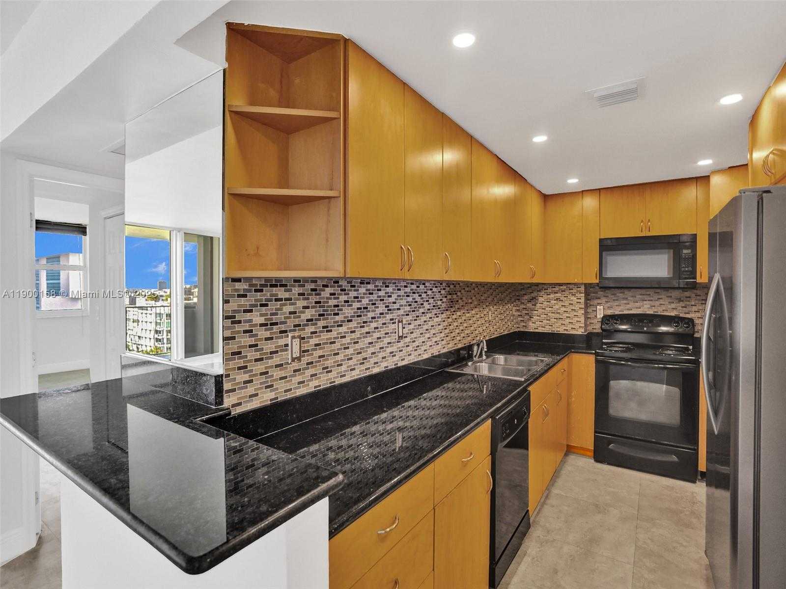 Small Image of 10350 WEST BAY HARBOR DR #PHN, Bay Harbor Islands Number 6