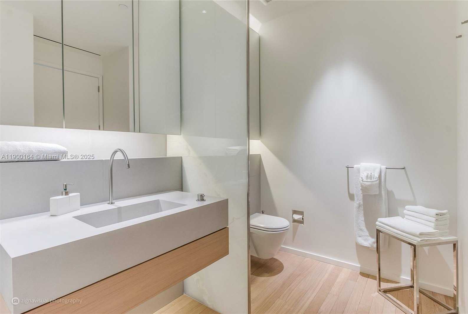 Small Image of 2901 COLLINS AV #1207, Miami Number 11