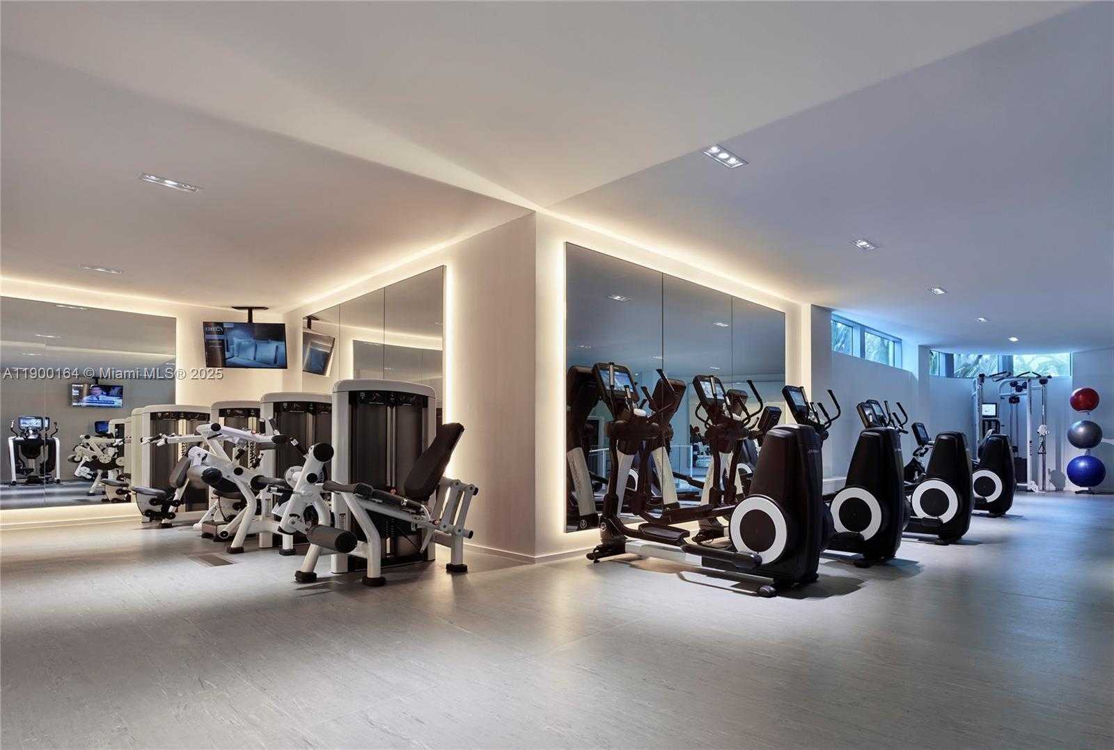 Small Image of 2901 COLLINS AV #1207, Miami Number 13