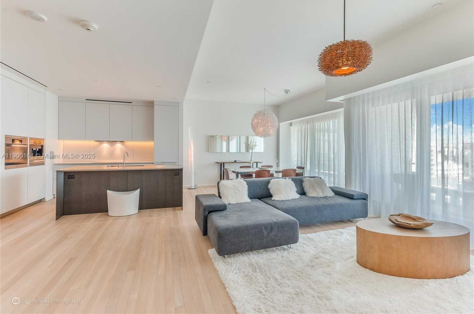 Small Image of 2901 COLLINS AV #1207, Miami Number 5