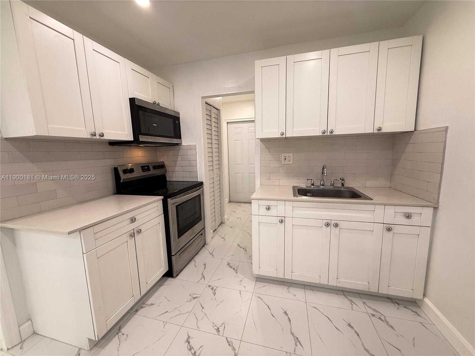 Small Image of 26741 SOUTH WEST 139TH AVE, Homestead Number 3