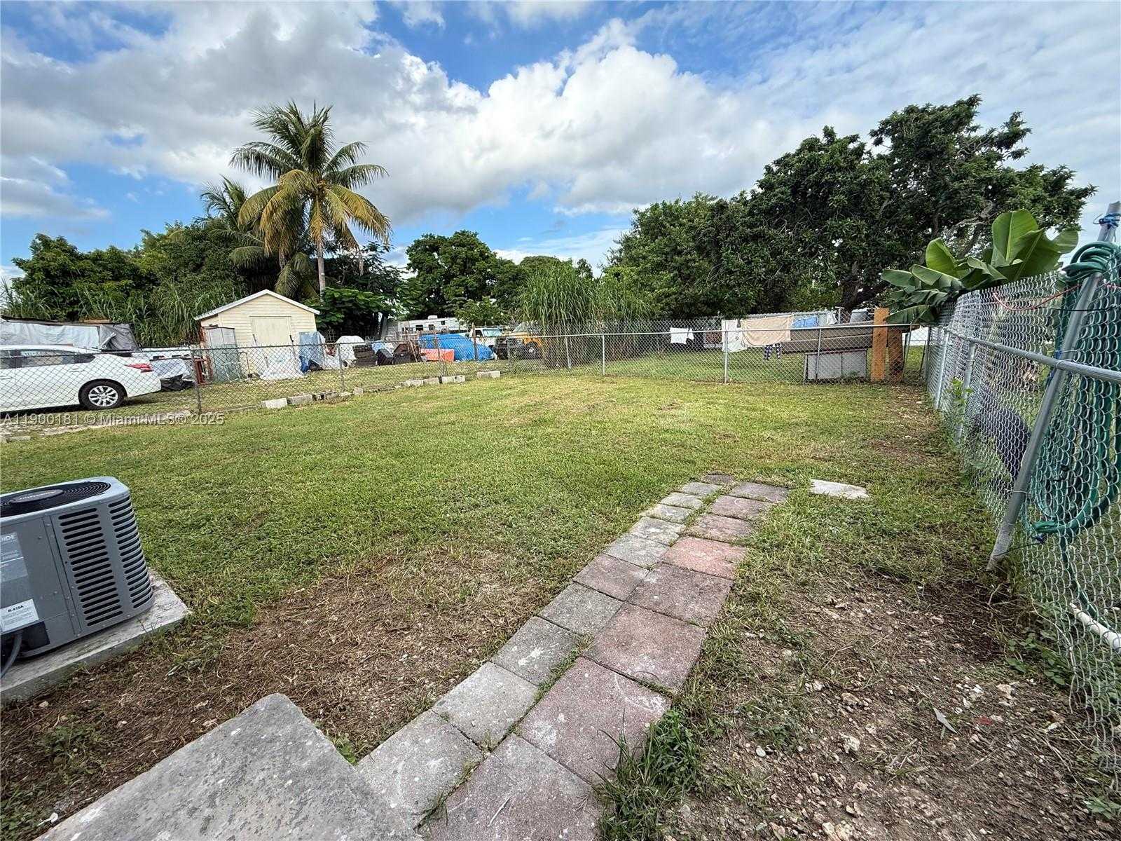 Small Image of 26741 SOUTH WEST 139TH AVE, Homestead Number 32