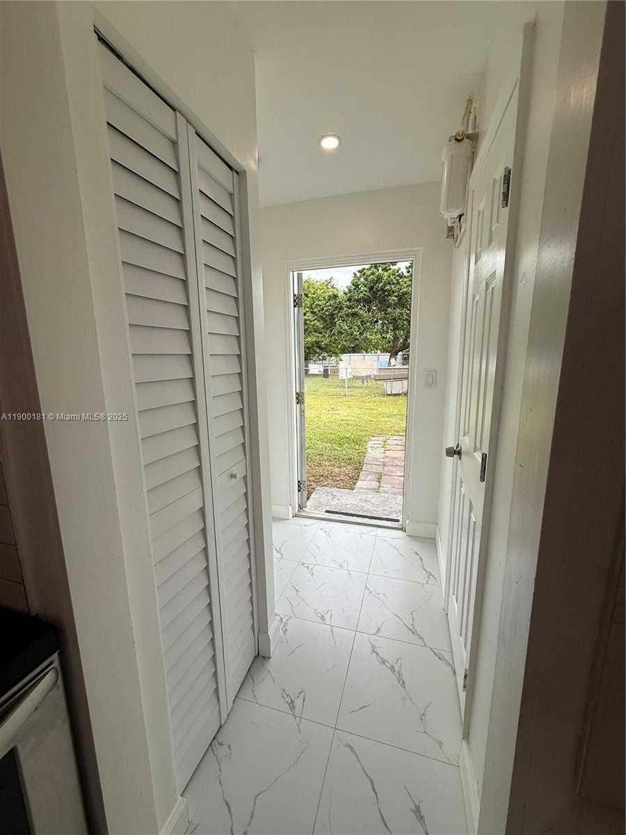 Small Image of 26741 SOUTH WEST 139TH AVE, Homestead Number 9