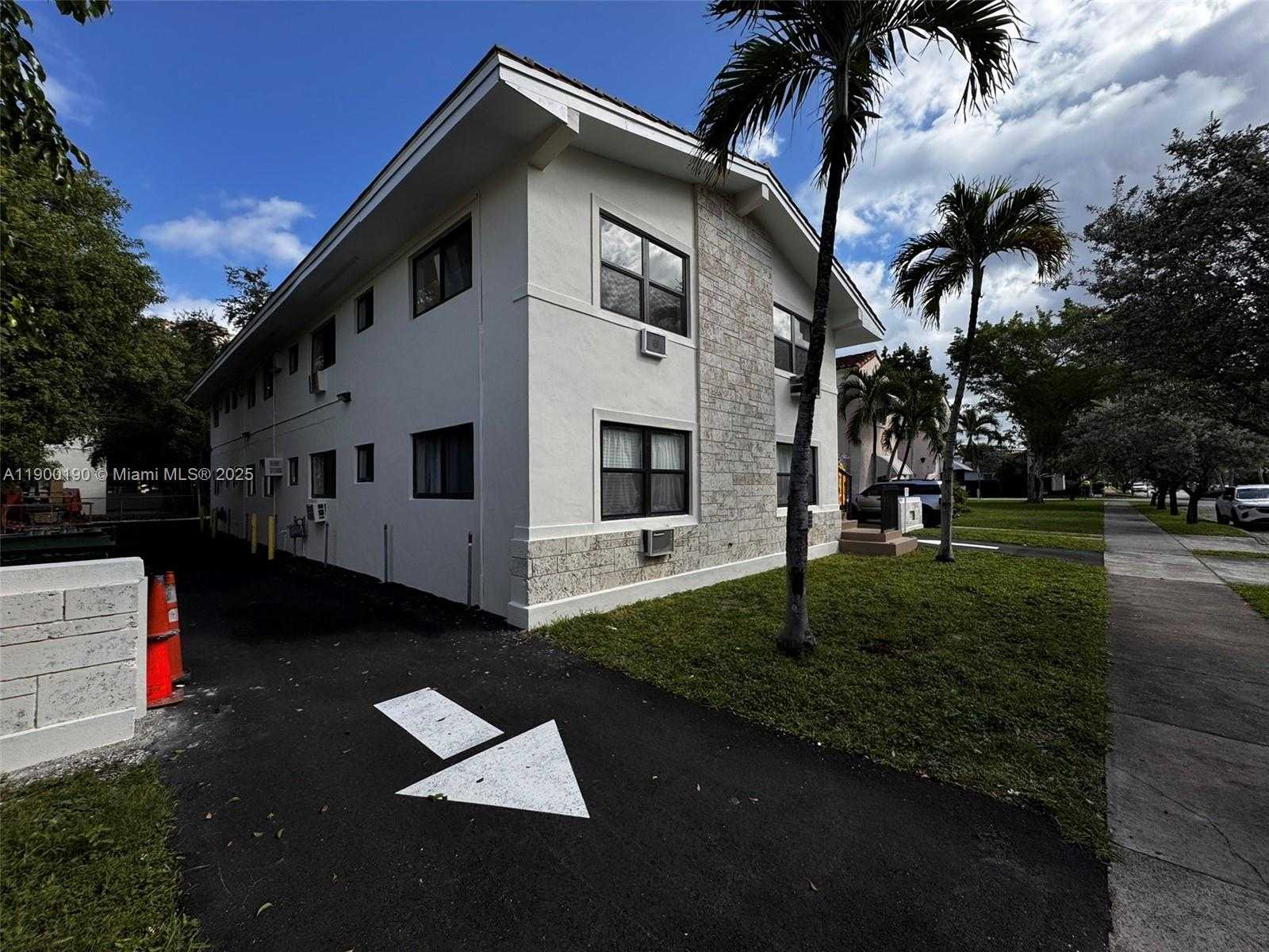 Small Image of 115 SALAMANCA AVE #6, Coral Gables Number 10