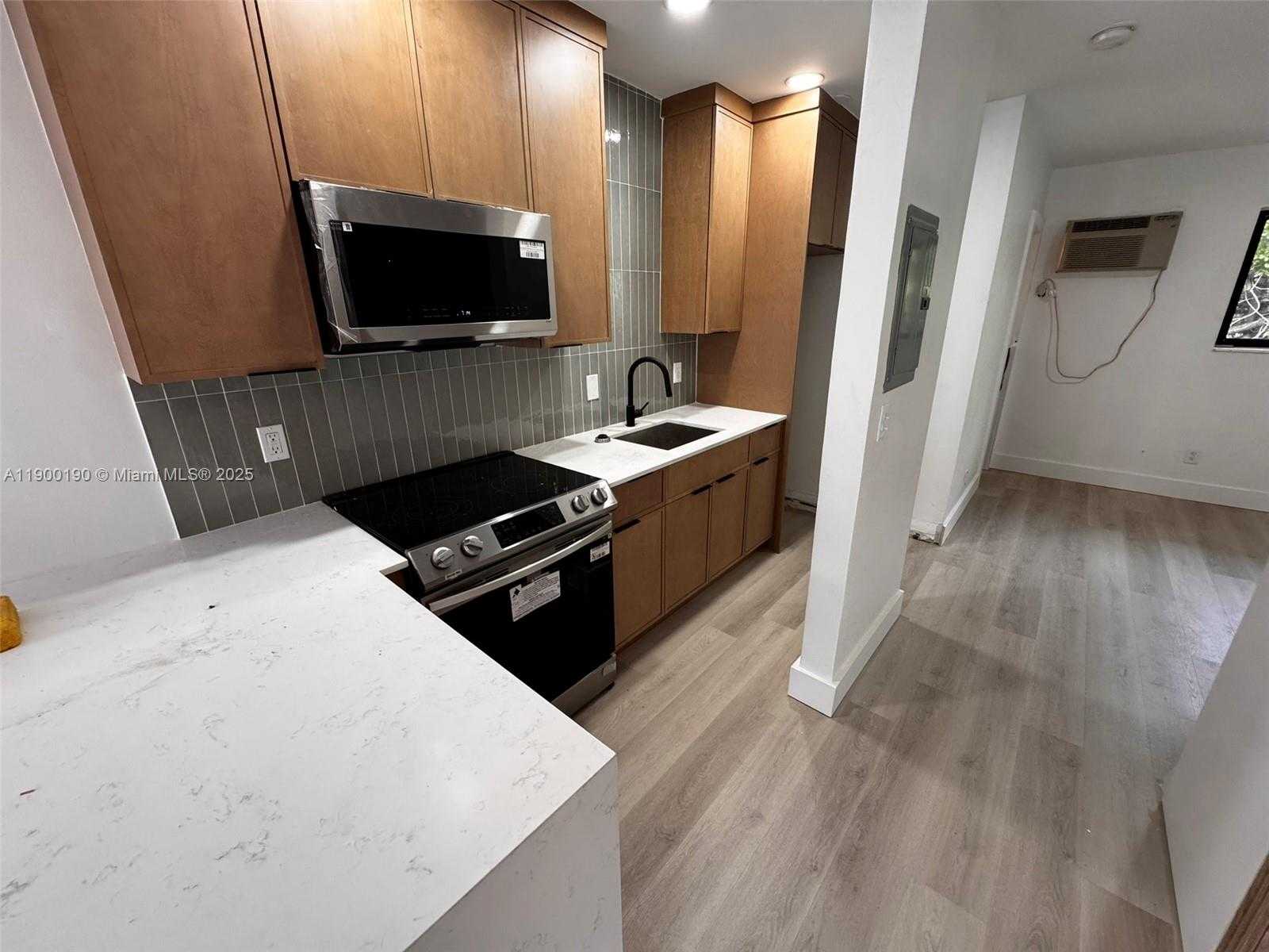 Small Image of 115 SALAMANCA AVE #6, Coral Gables Number 5