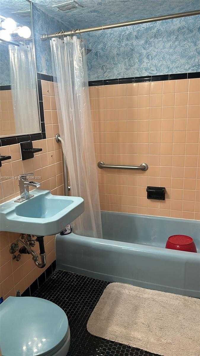 Small Image of 6484 INDIAN CREEK DR #223, Miami Beach Number 6