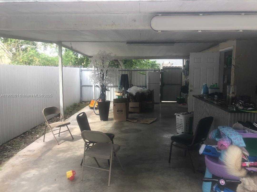 Small Image of Miami Number 13
