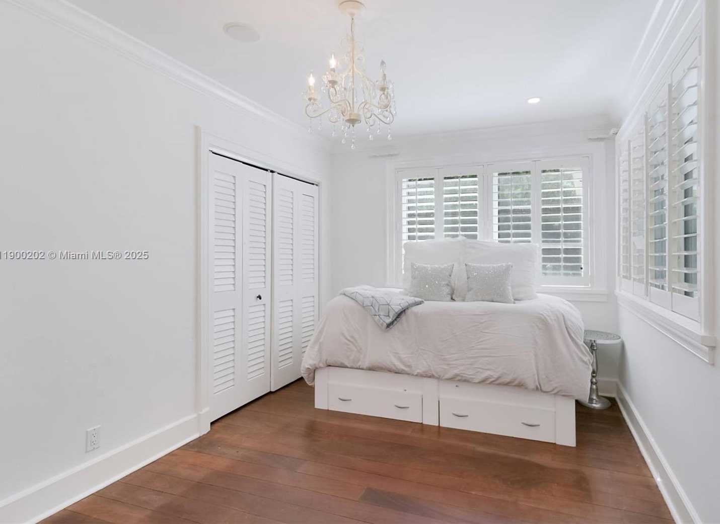 Imagen de Pequeño Objeto