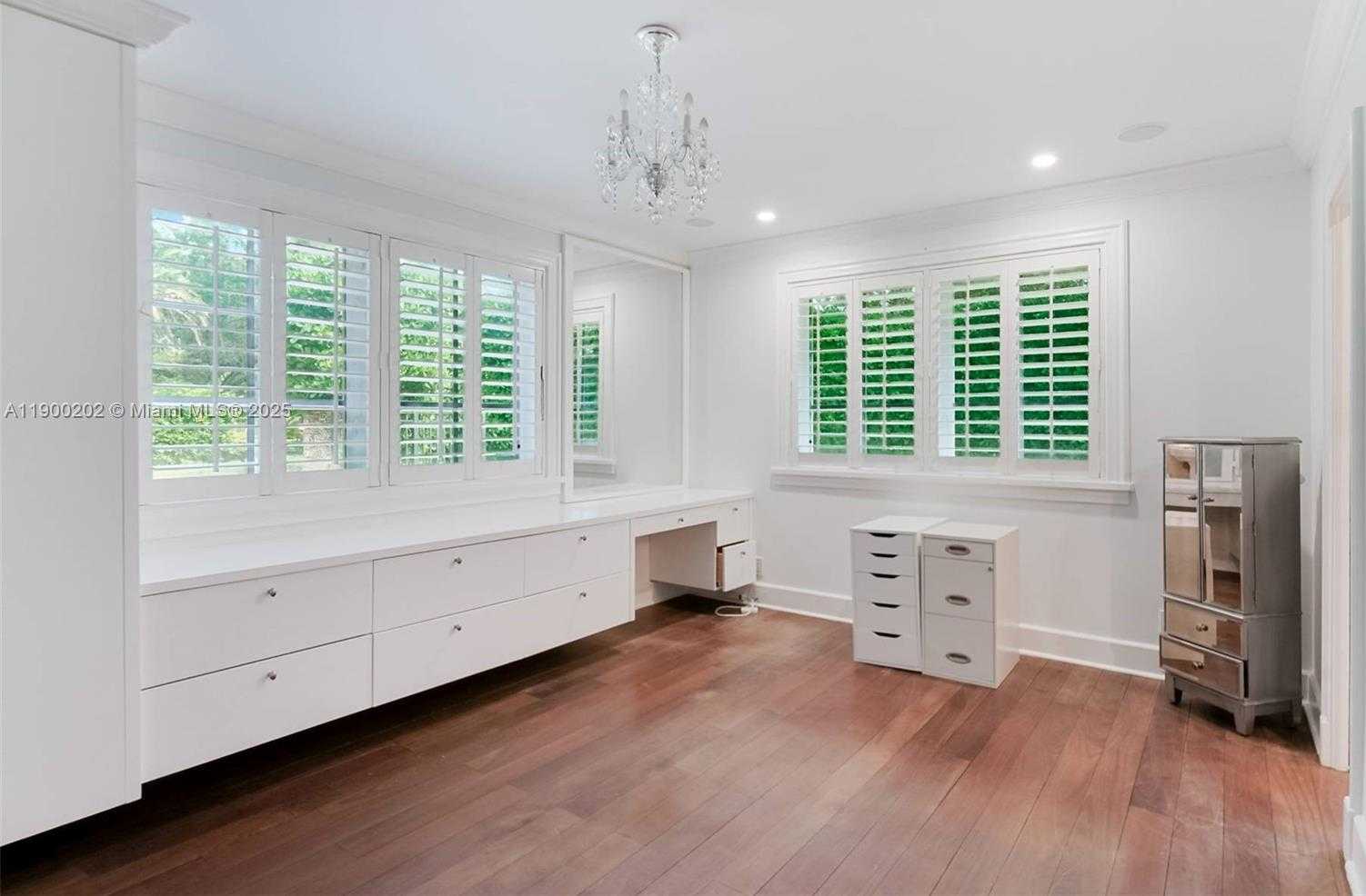 Imagen de Pequeño Objeto